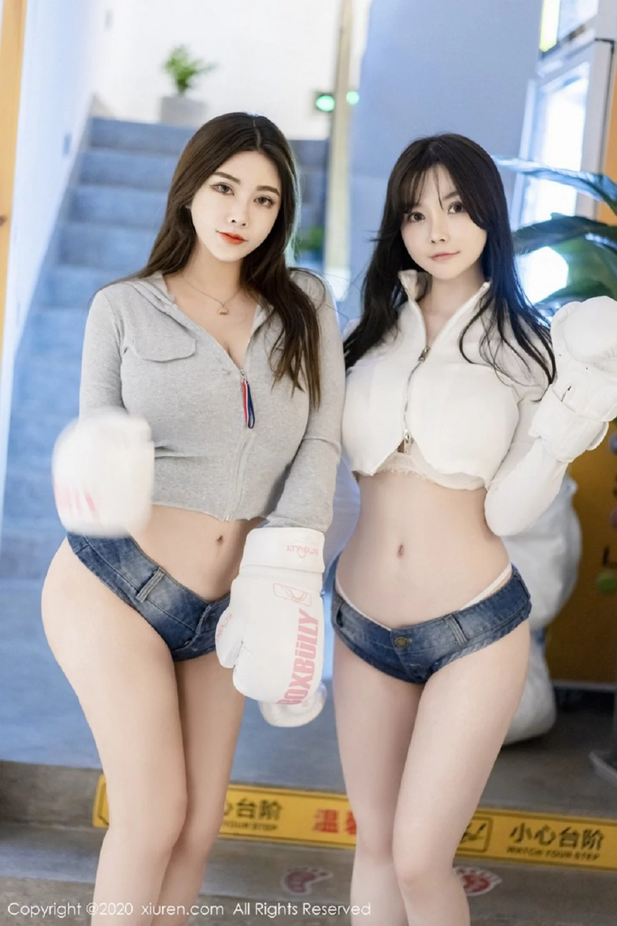 Xrmnw.Com[XiuRen秀人网]No.2907_童颜巨乳妹子软软子＆糯美子拳击手主题健身房秀丰胸肥臀诱惑写真66P