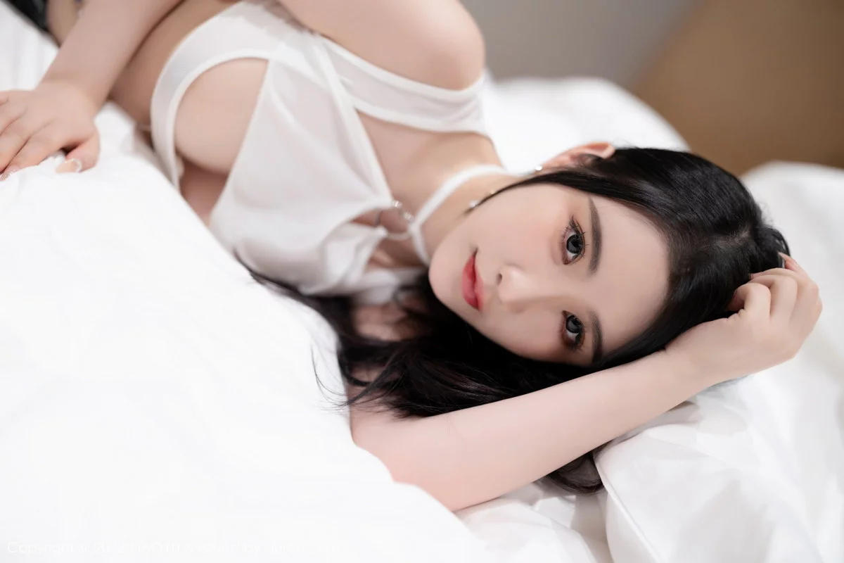 Xrmnw.Com[XiaoYu画语界]Vol.930_女神Cherry樱桃酱白色短款上衣配牛仔短裤秀完美身材诱惑写真86P